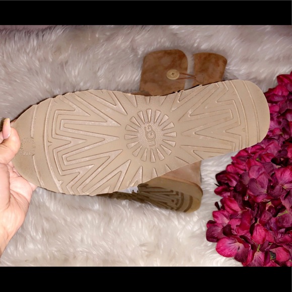 UGG Bailey Button Triplet Tall Boot - Picture 7 of 7